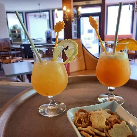 旅行者国际之家酒店 蓬德萨拉尔 外观 照片